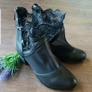 Vero Cuoio Black Leather Gothic Lacey Booties 5